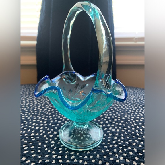 Fenton turquoise basket with blue rim - Picture 3 of 10